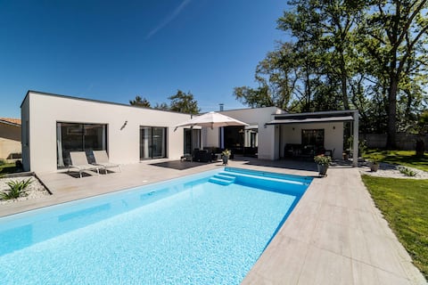 Luxuous house, 15 minutes far from Bordeaux center