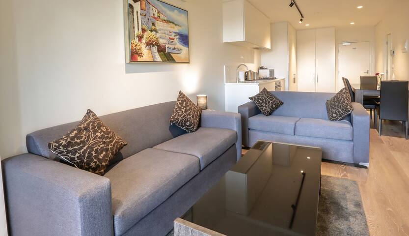 Two-Bedroom Two-Bathroom Superior Apartment gallery image 3