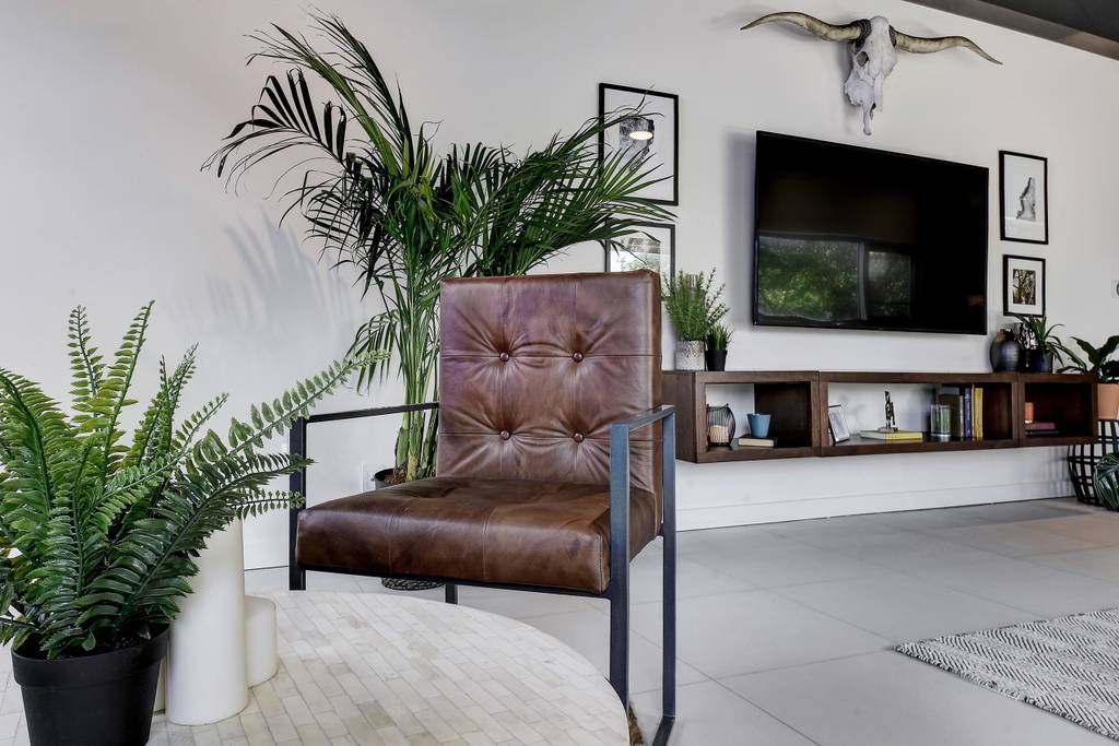 Hip Designer Loft | Walk to 6th Street & Rainey