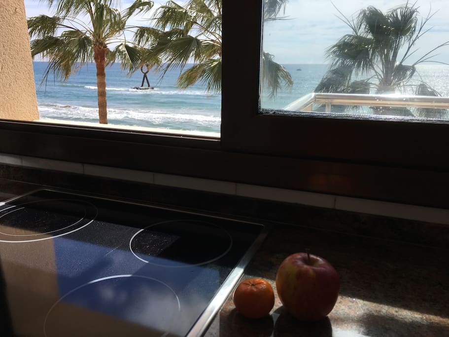 Kitchen with seaview !