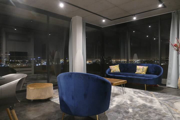 Penthouse with magnificent views – fibre internet gallery image 4