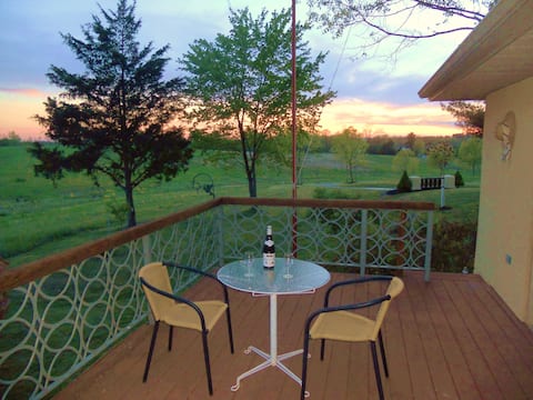 Vista—Boutique Estate! BBQ, Fountain, Seniors-YES!