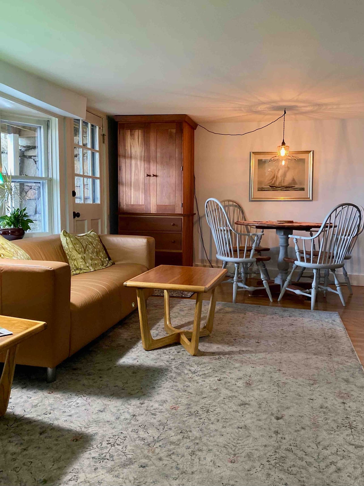 Popular Airbnb listing: Quaint Garden Condo one block off Atlantic Ave in Marblehead
