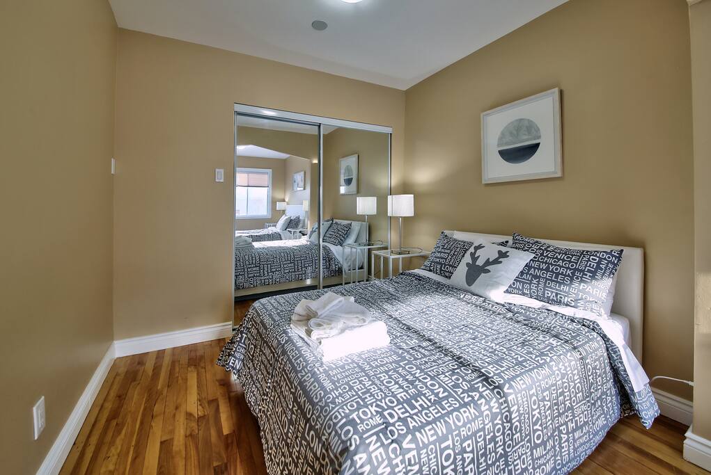 Queen Size Bed w/Large Mirrored Closet