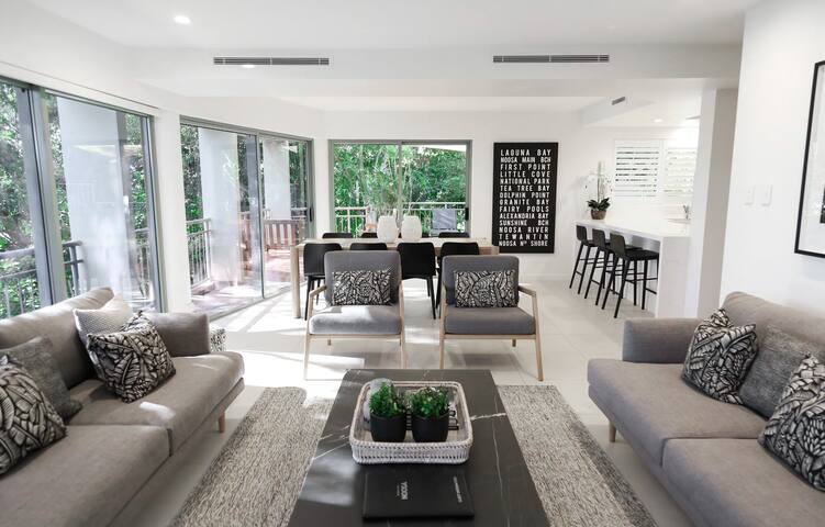 Hastings Park 7: Elegant Noosa Gem by the Beach gallery image 2