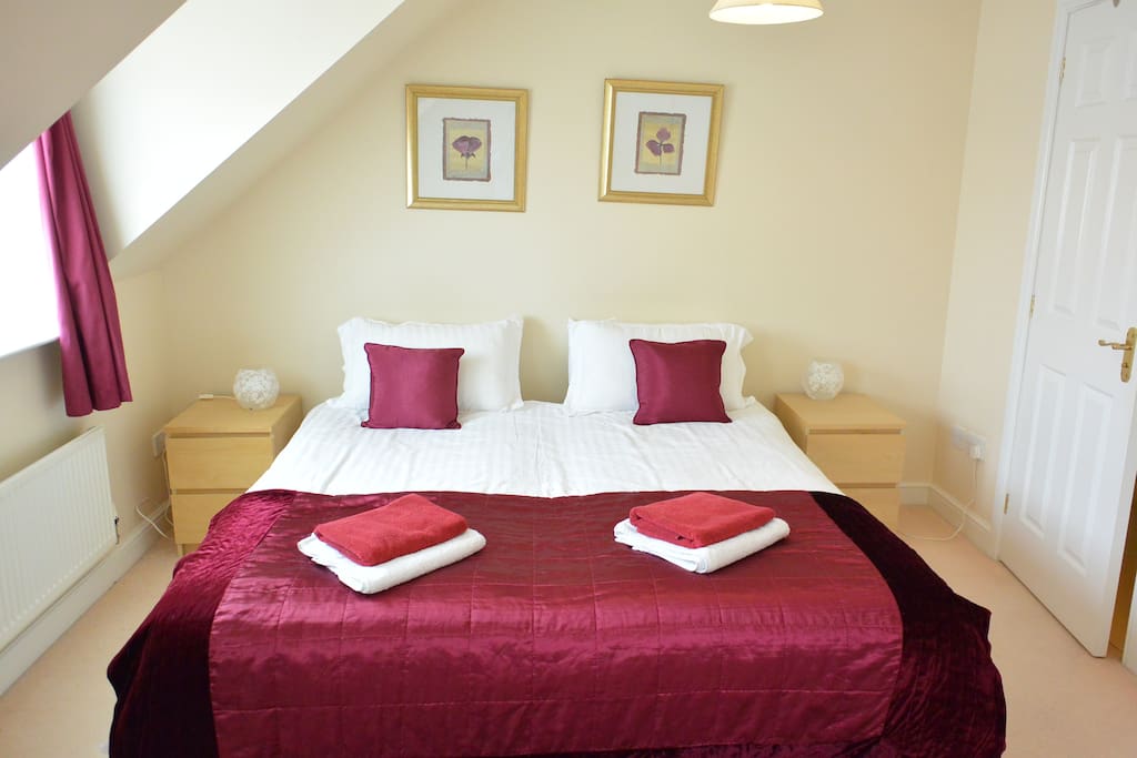 Superking bedroom or two singles with ensuite.