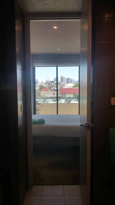 ensuite access to shared bathroom