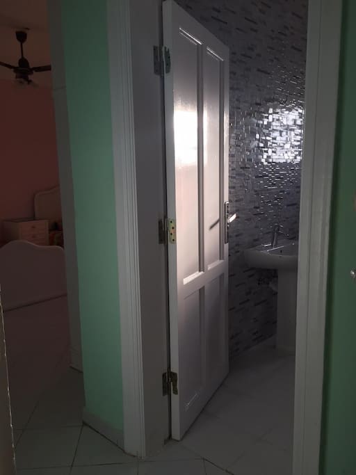 bathroom in bedroom 2