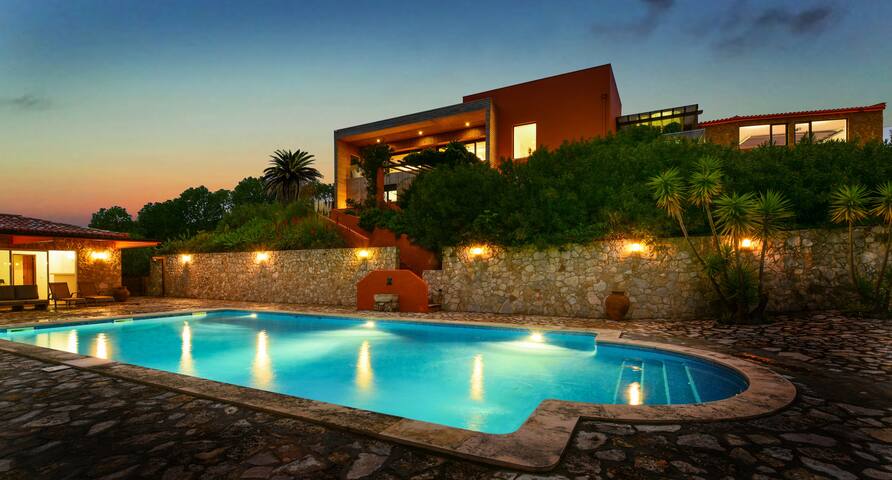 Luxury house, sea view, pool, tenis court – 10 pax