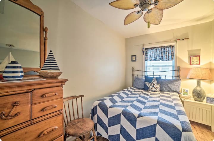 Nautical accents give this home the perfect amount of charm. Enjoy this full-sized bed and private bedroom. 