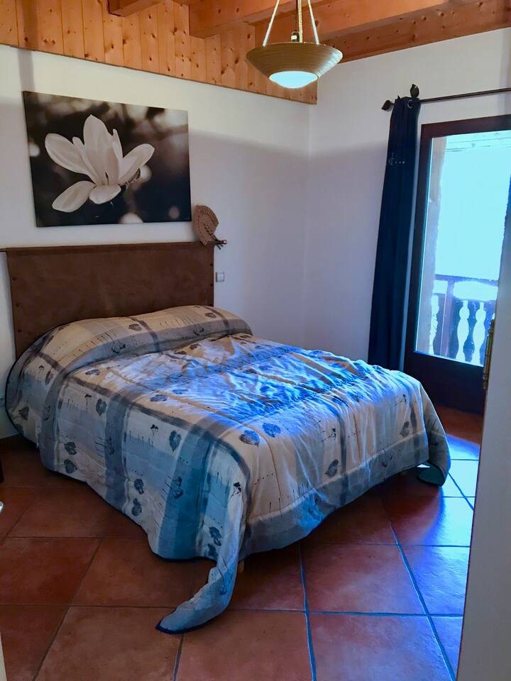 ห้องนอน 2 (ชั้นล่าง)