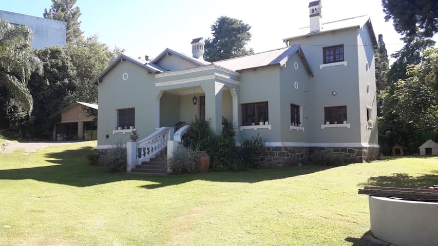 Villa Allende Golf house, excellent location