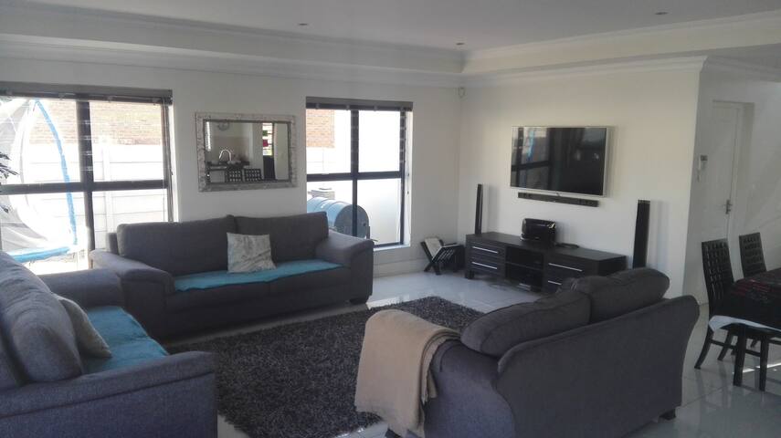 Entire family house for your next holiday. gallery image 2