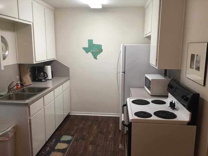 Quiet Little House In The Woods - Waco, TX