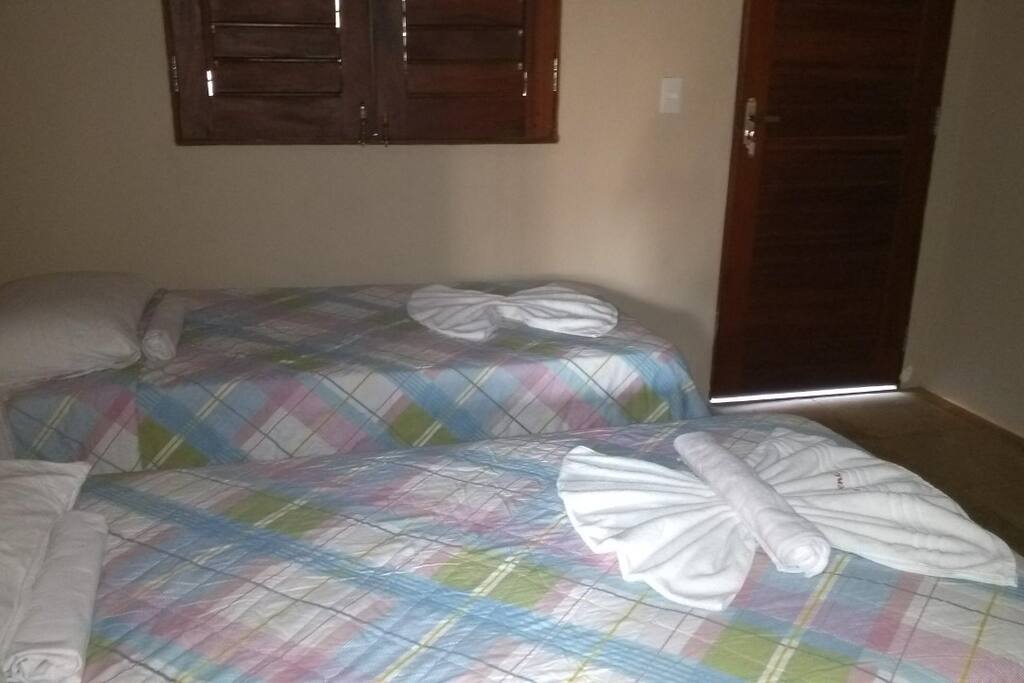 Quarto,1 casal,1 solteiro
