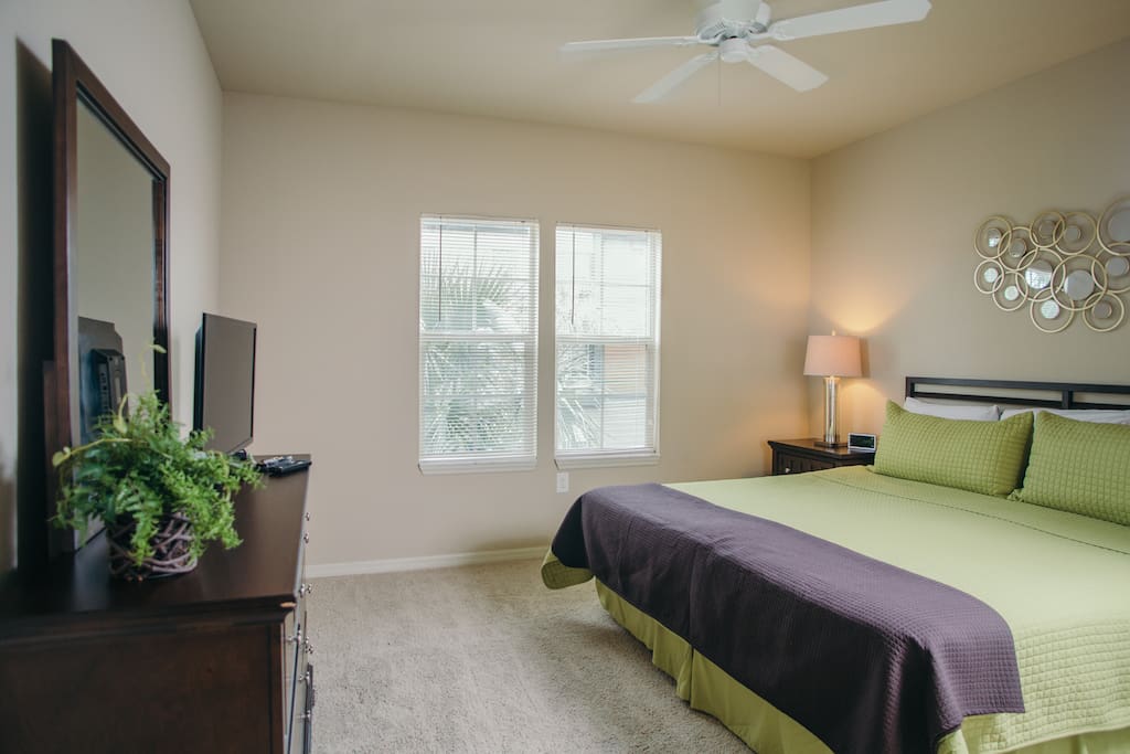 Master Bedroom (color of bedding may vary)