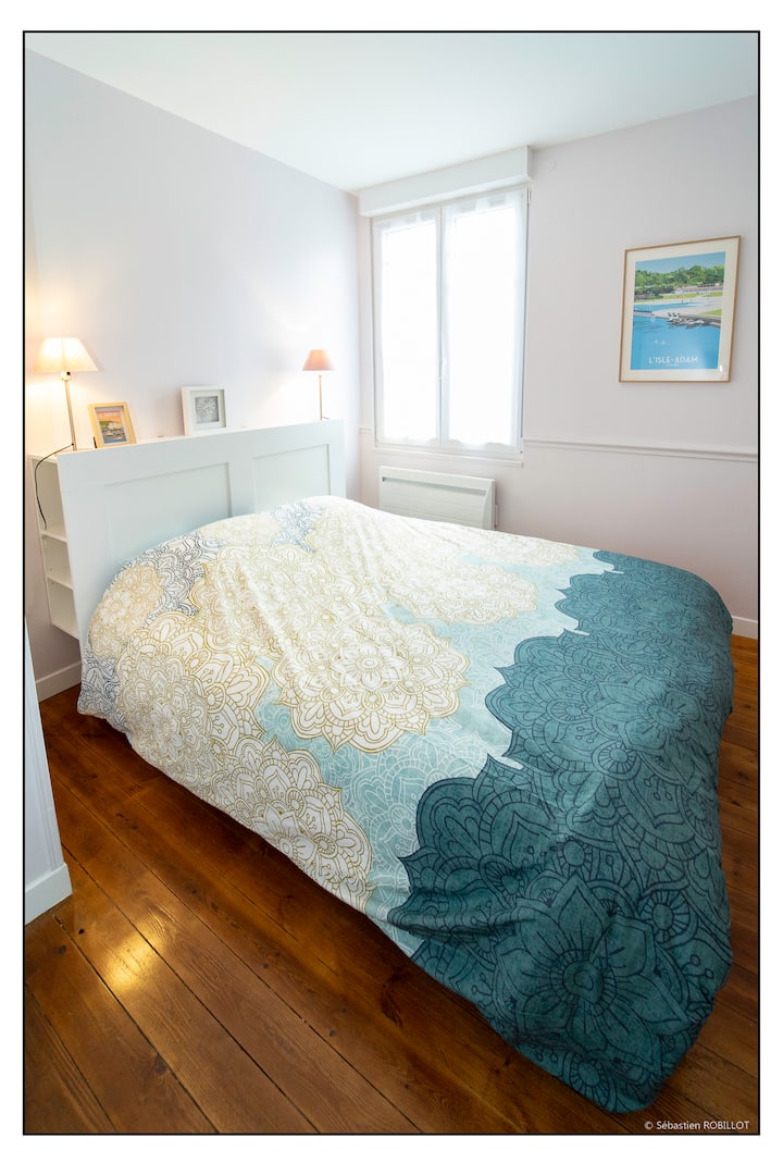 Chambre L Isle Adam. High-quality bedding! 