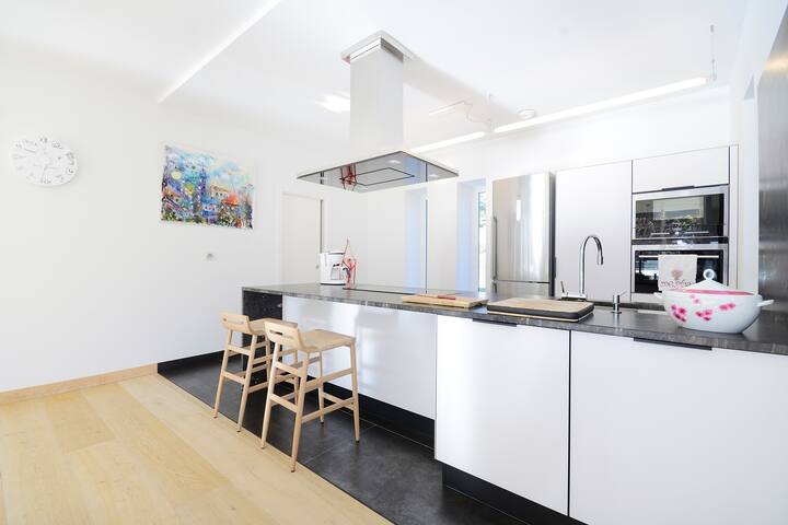 Preciosa casa autosostenible en EA gallery image 4