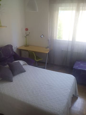 ROOM WITH PRIVATE BATHROOM