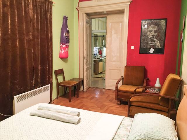 Marienhof Room - live like a local