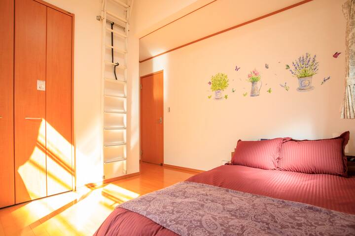 整栋四室一厅两卫-新店开业半价优惠！晴空塔商圈徒步10分/巴士站20秒/全新民宿/成田羽田迪士尼直达