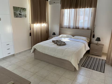 ROYAL SEACREST HOLIDAY ACCOMMODATION  PAPHOS