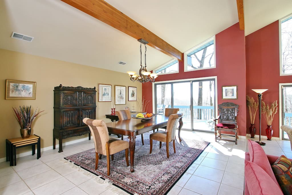 Dining room to accommodate huge groups
