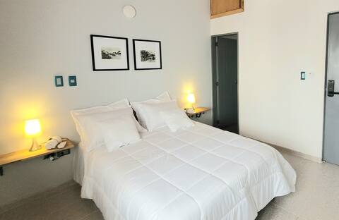 Room #1 Luxury within walking distance CC San Silvestre