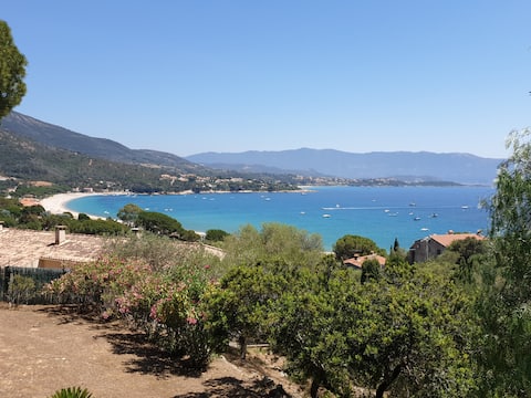 Characterful house overlooking the sea
