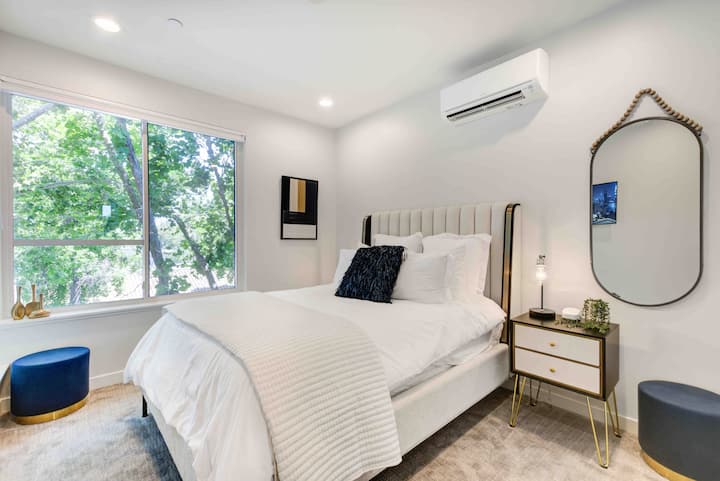 Bedroom #2 Queen bed