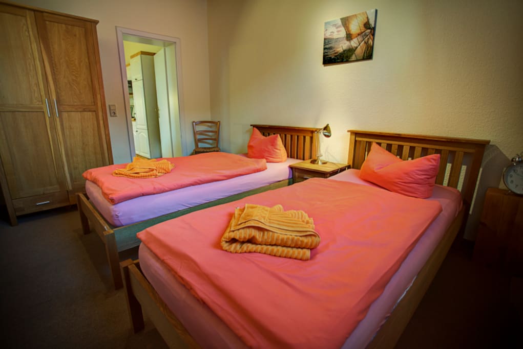 Schlafzimmer 2
