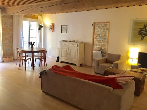 Top Airbnb: Charming French-style apartment in Lyon 1er Arrondissement