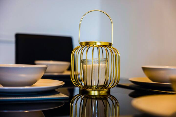 2 bedrooms- Very spacious-free parking-Wi-Fi gallery image 5