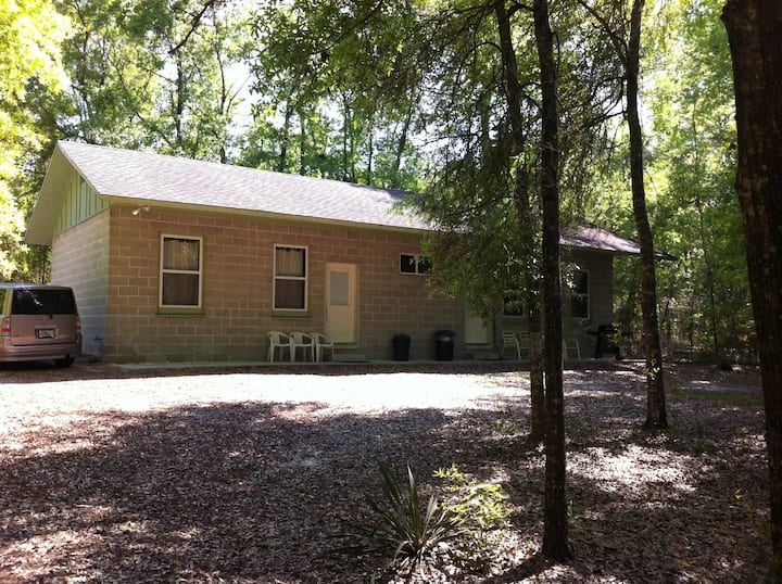 SWAN LAKE/WHITE SAND BOTTOM LAKE SPORTS/CYCLING Cabins for Rent in