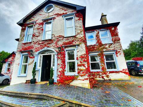 8 BR House is all yours to enjoy