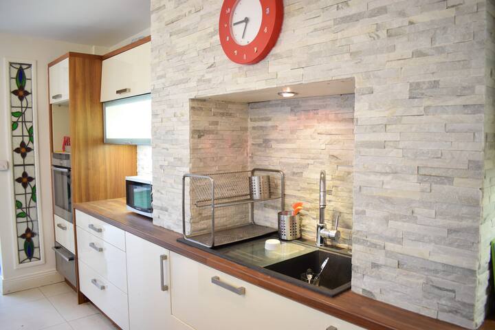 Spacious, 5-bed victorian house in Drumcondra gallery image 2