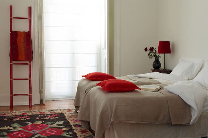 3 Bedrooms, 3 bathrooms and terrace – Chiado