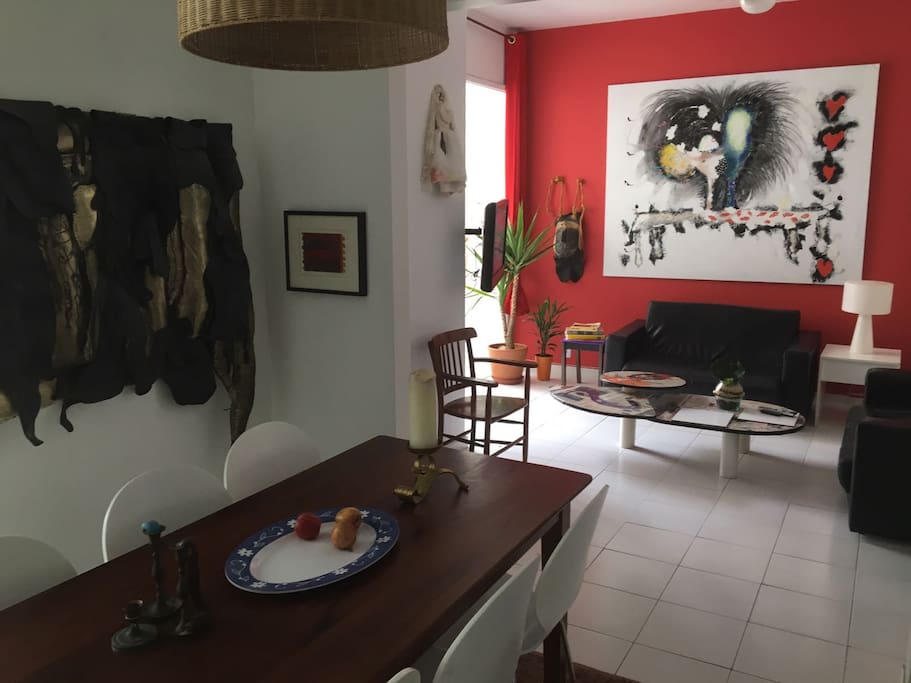 sala de estar e jantar- as duas com ventiladores de teto e portáteis !!