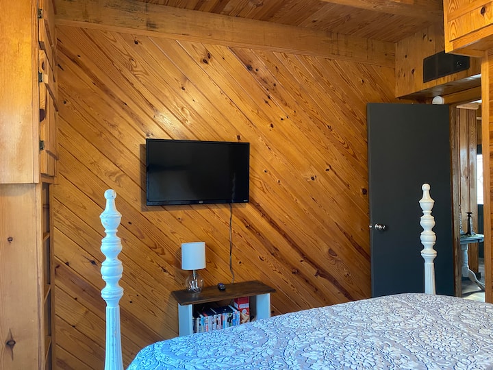 سرير كامل، تلفزيون ذكي.