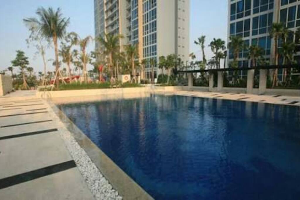 private swimmingpool for the residence