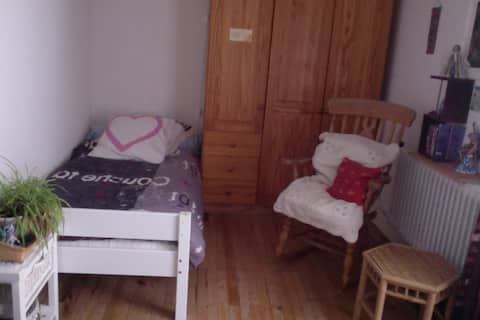 Grenoble, chambre avec petite terrasse