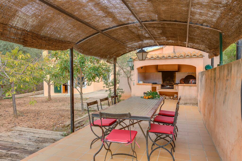 Terraza exterior con barbacoa