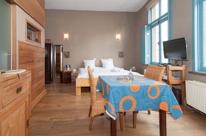 Spacious studio in heart of Bruges