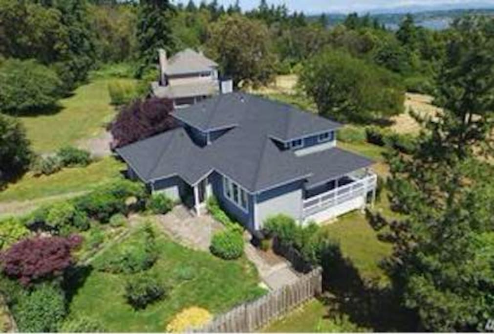 Birds-eye-view of house