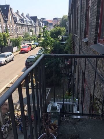 Charming townhouse at the lake in the city center gallery image 2