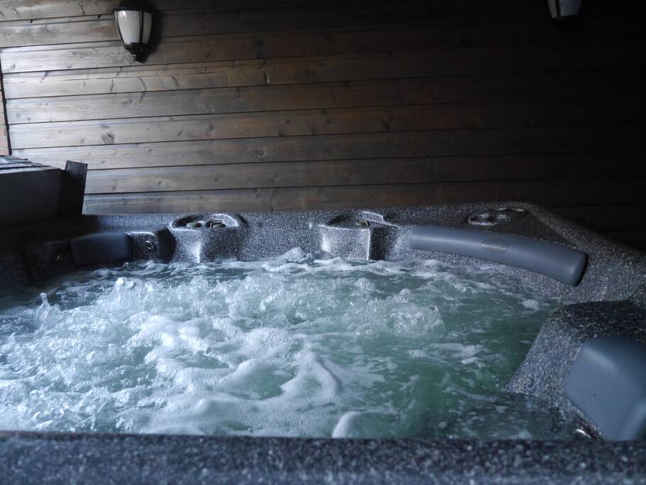 heerlijke 8 persoons jacuzzi