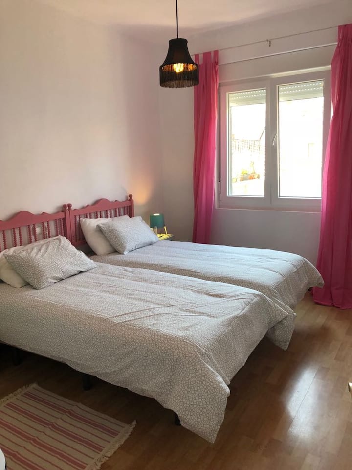 BRIGHT APARTMENT IN QUIET AND CENTRAL NEIGHBORHOOD