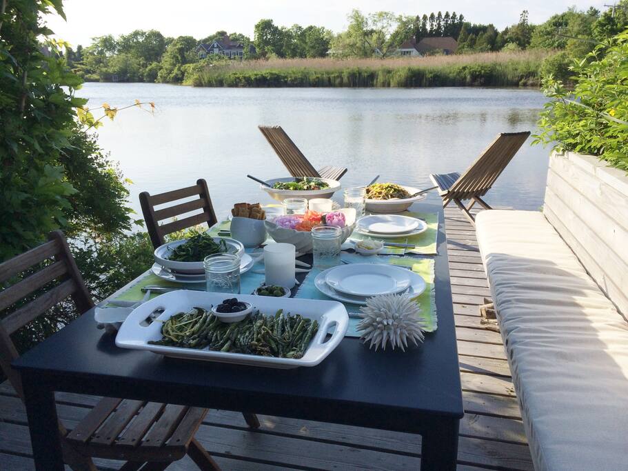 Dining Dock