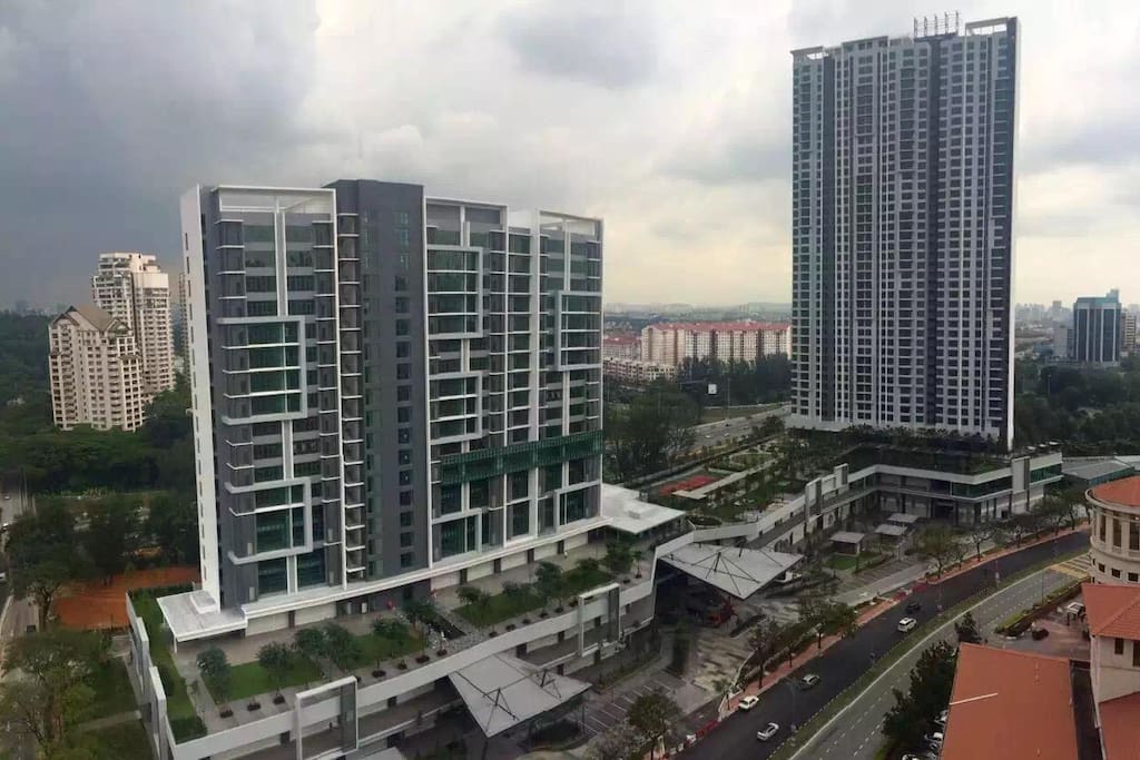 Condo with Full Facilities, close to restaurants and pubs