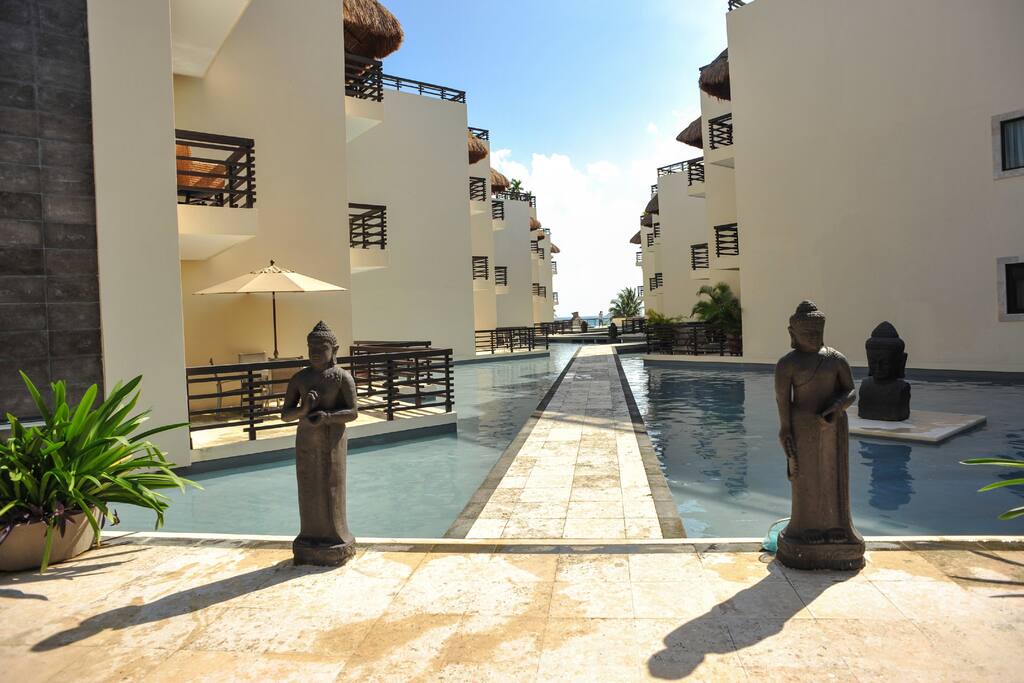 Pool,Water,Art,Sculpture,Statue